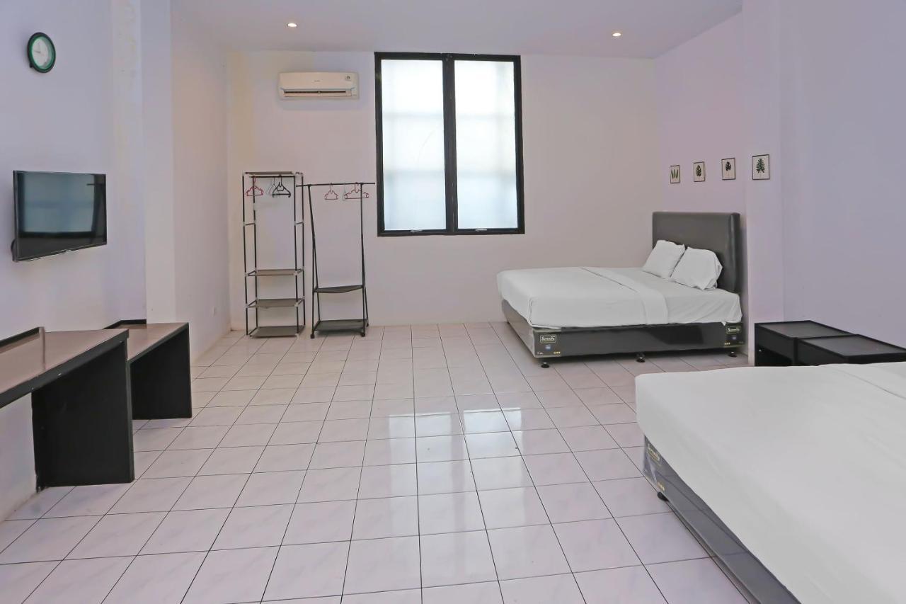 Collection O 92739 Hotel Pintu Besar Jakarta Kültér fotó