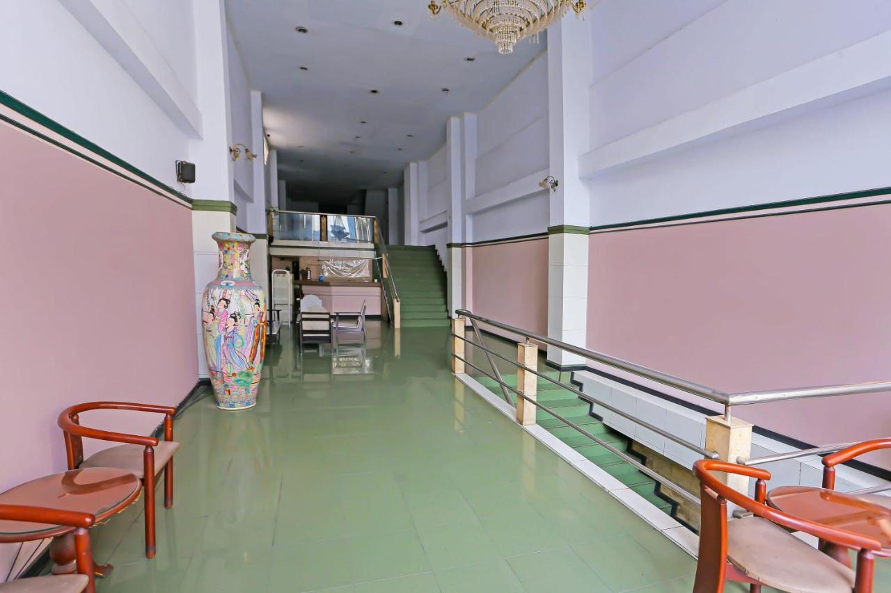 Collection O 92739 Hotel Pintu Besar Jakarta Kültér fotó