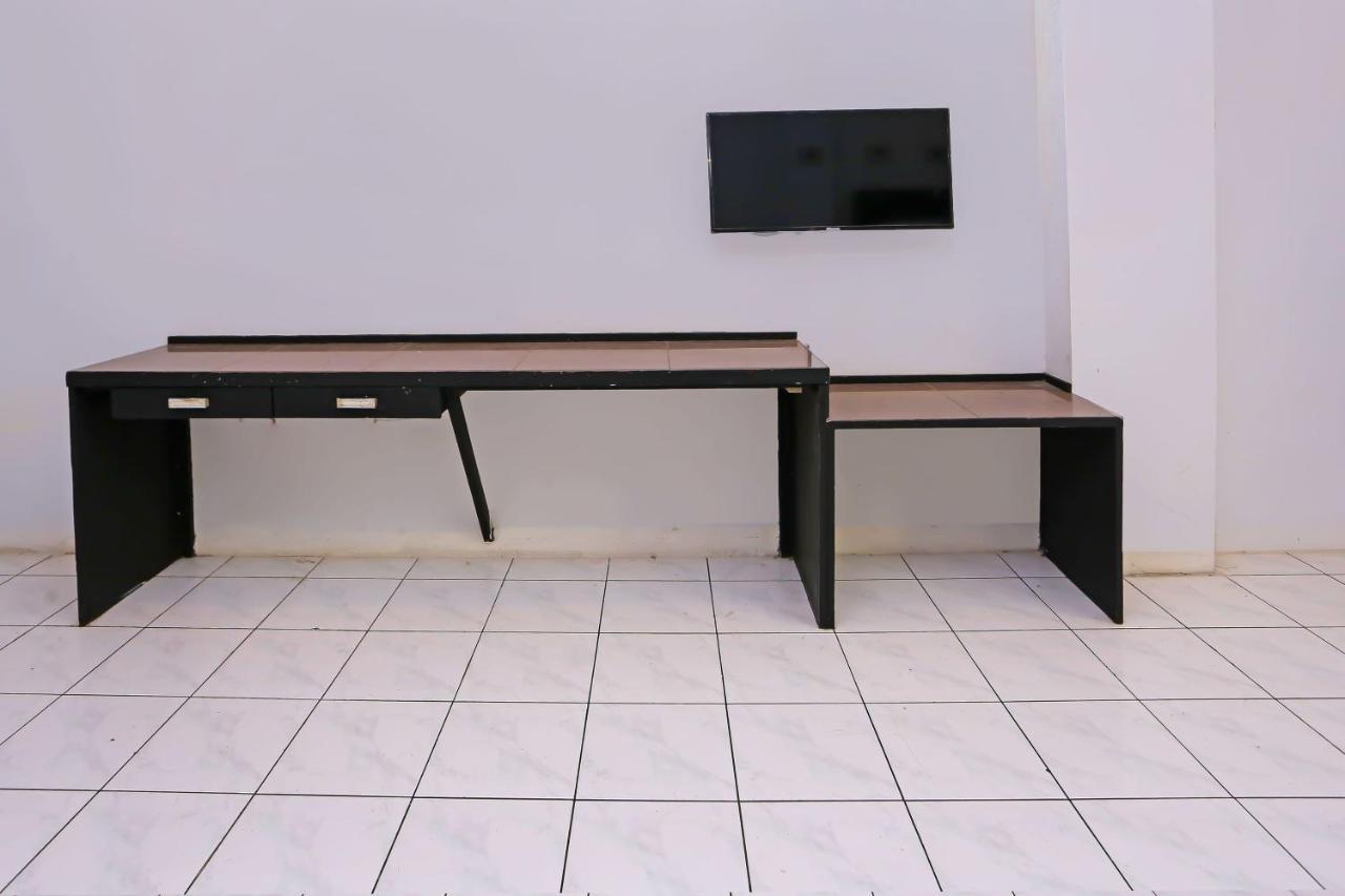 Collection O 92739 Hotel Pintu Besar Jakarta Kültér fotó